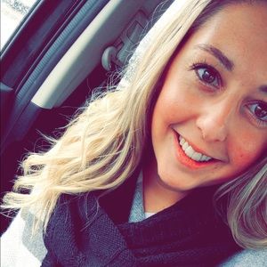 Meet your Posher, Stephanie